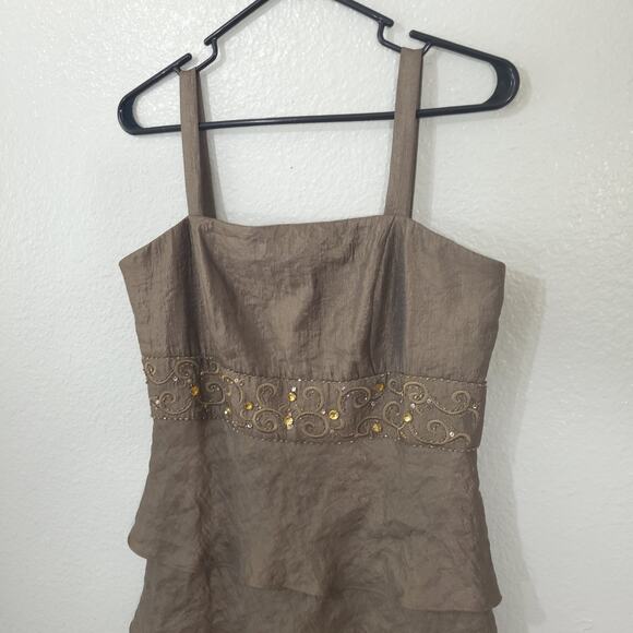 R&M Collection Dress Womens Size 10P Taupe Bronze Tiered Empire Waist Short - Picture 10 of 13